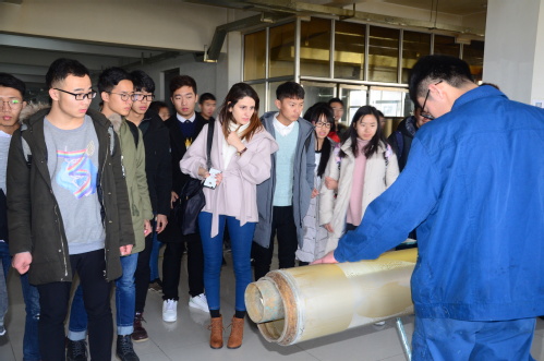 说明:http://news.tiangong.edu.cn/_upload/article/images/27/5b/a3e3e3fb489a9f929092a6bf4b30/1318e47f-1408-4d71-968d-9e42637601ee.jpg